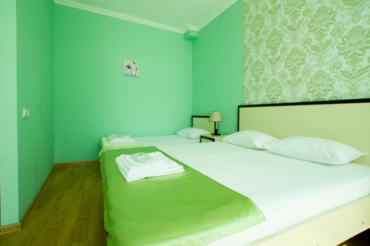 Chill Out Hotel Tskaltubo ภายนอก รูปภาพ