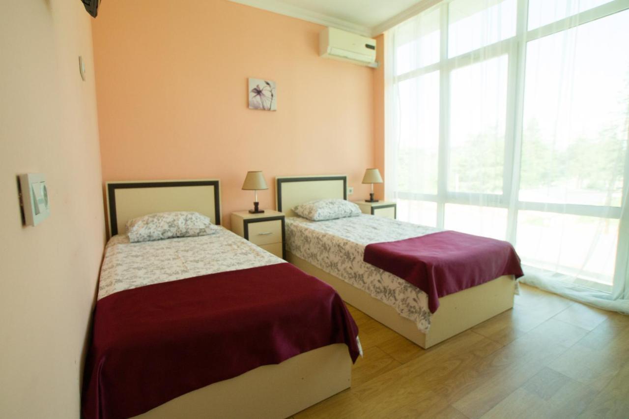 Chill Out Hotel Tskaltubo ภายนอก รูปภาพ