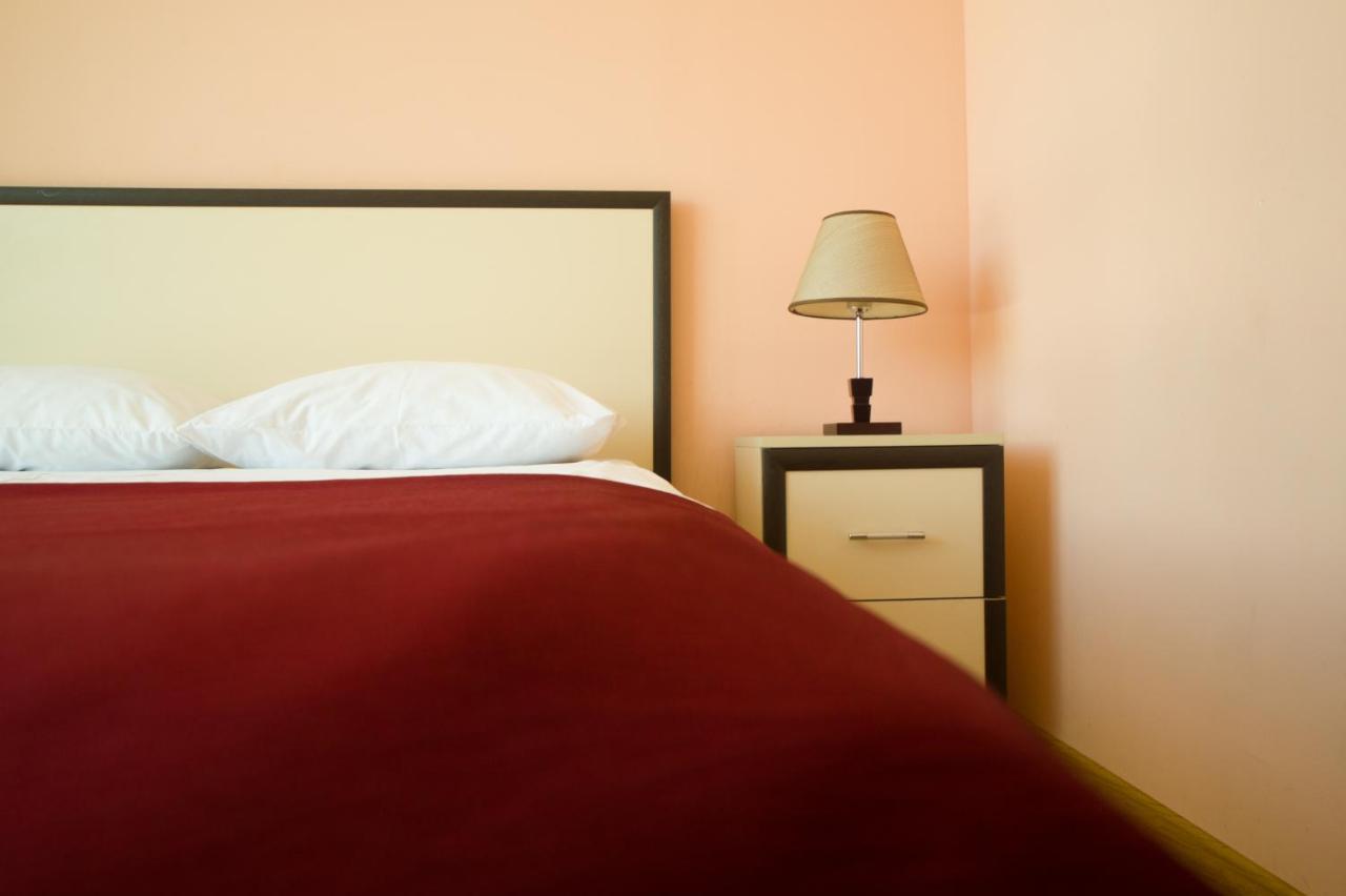 Chill Out Hotel Tskaltubo ภายนอก รูปภาพ
