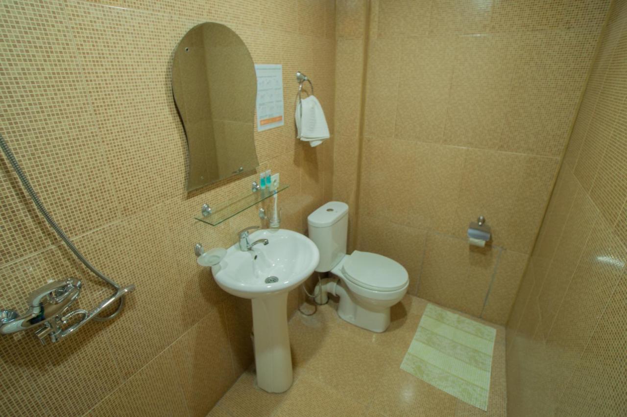 Chill Out Hotel Tskaltubo ภายนอก รูปภาพ